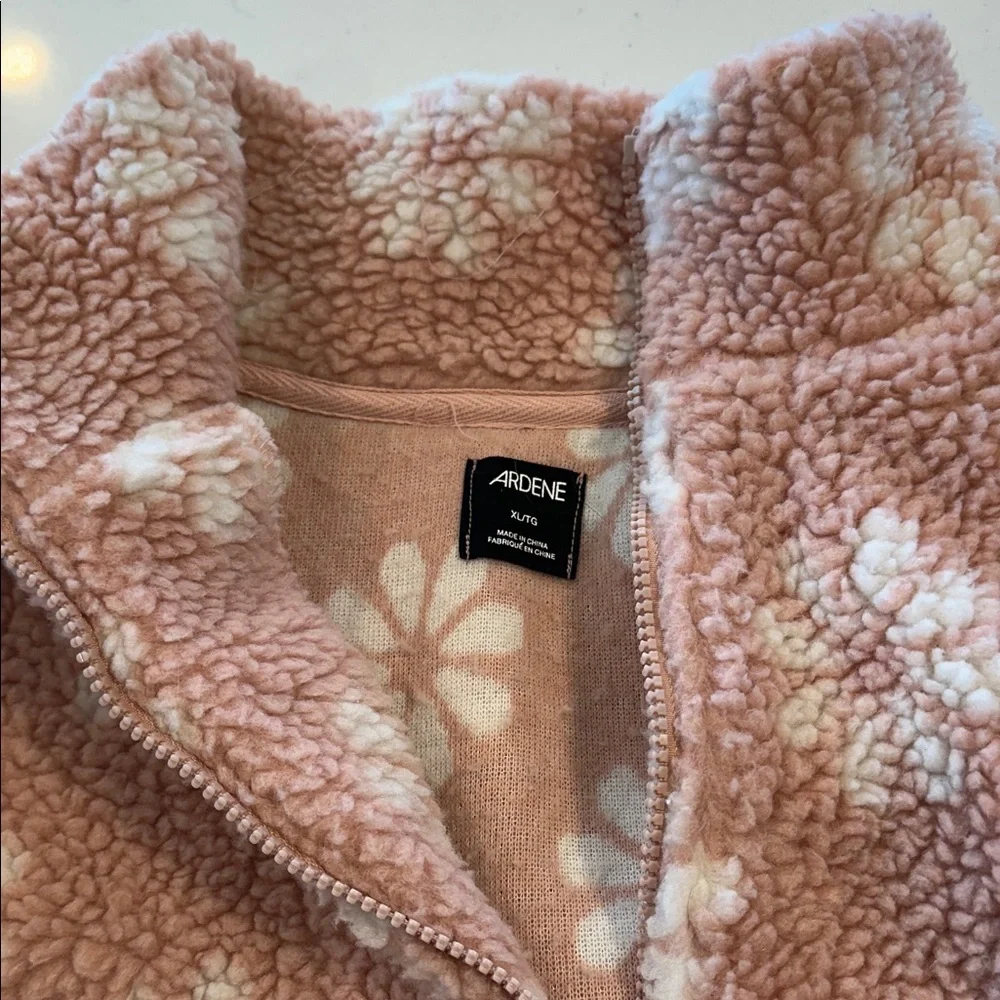 Bundle 5 items @ 10$, pay only 30$ - 2 items free!  Pink Floral Teddy Jacket - Picture 3 of 7